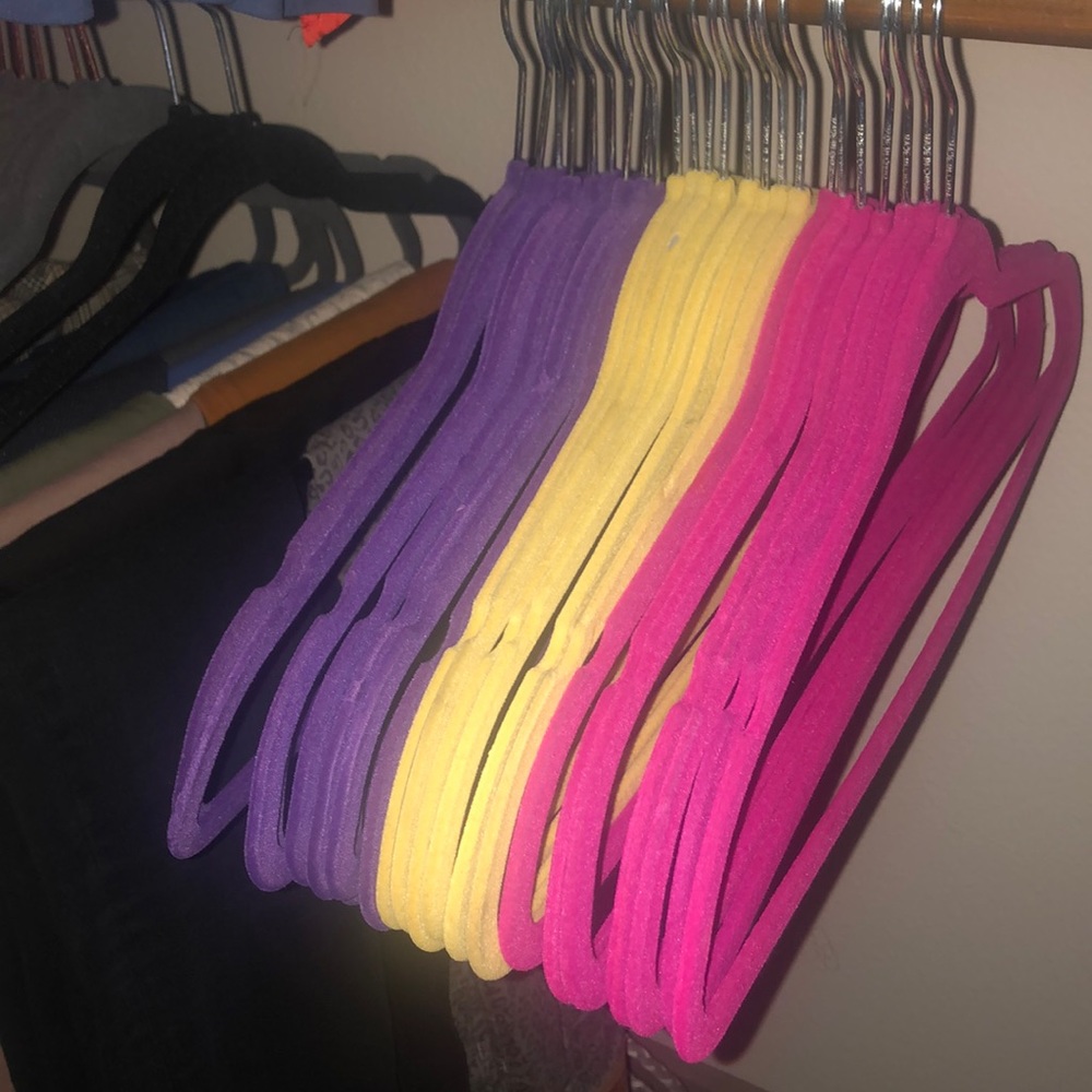 Velvet Hangers - 25
